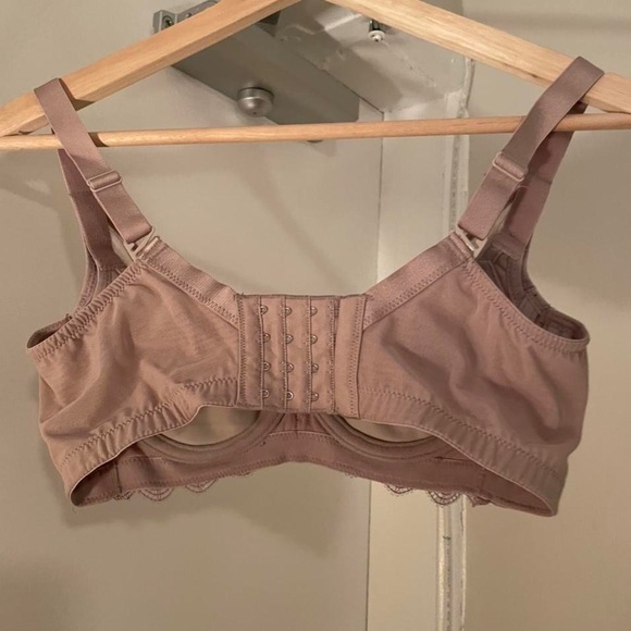 Lace bra - Picture 2 of 2